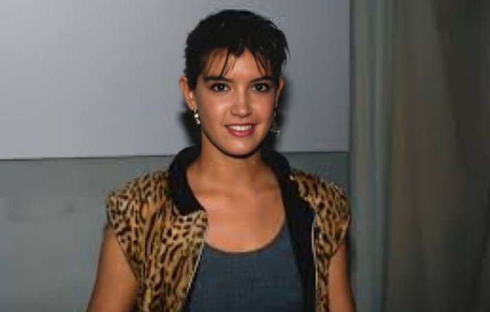 Phoebe cates net worth